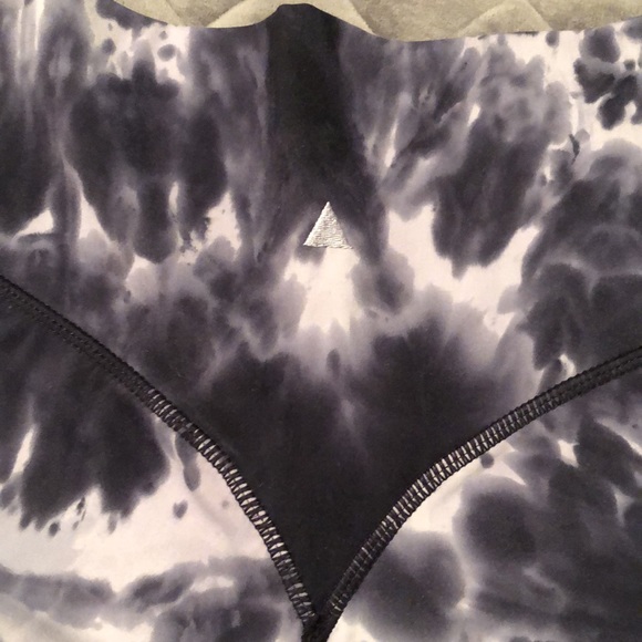 Balance Athletica blue/grey tie dye volley short size small - Picture 2 of 4